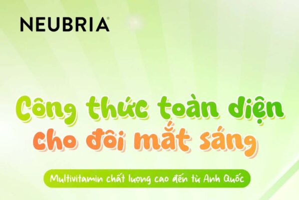 tre-xem-tivi-dien-thoai-nhieu-dung-quen-la-chan-cho-doi-mat